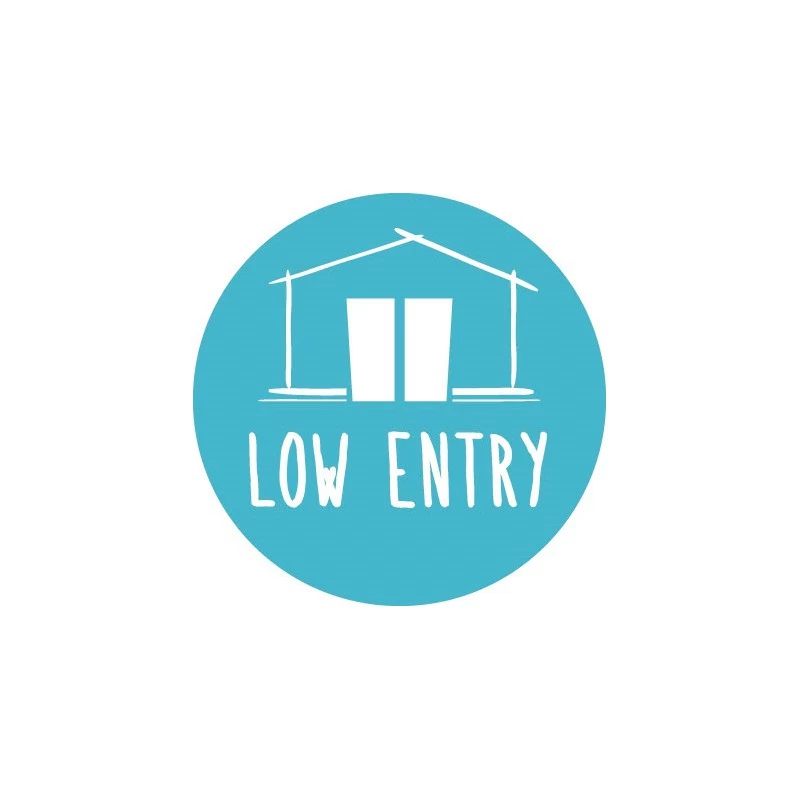 Garage 19,26m² Avec Porte Sectionnelle Motorisée Madriers 40mm SOLID 6 Garage 19,26m² Avec Porte Sectionnelle Motorisée Madriers 40mm SOLID – Image 4